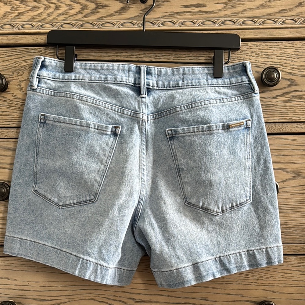 Women's Denim Shorts - Picture 4 of 6